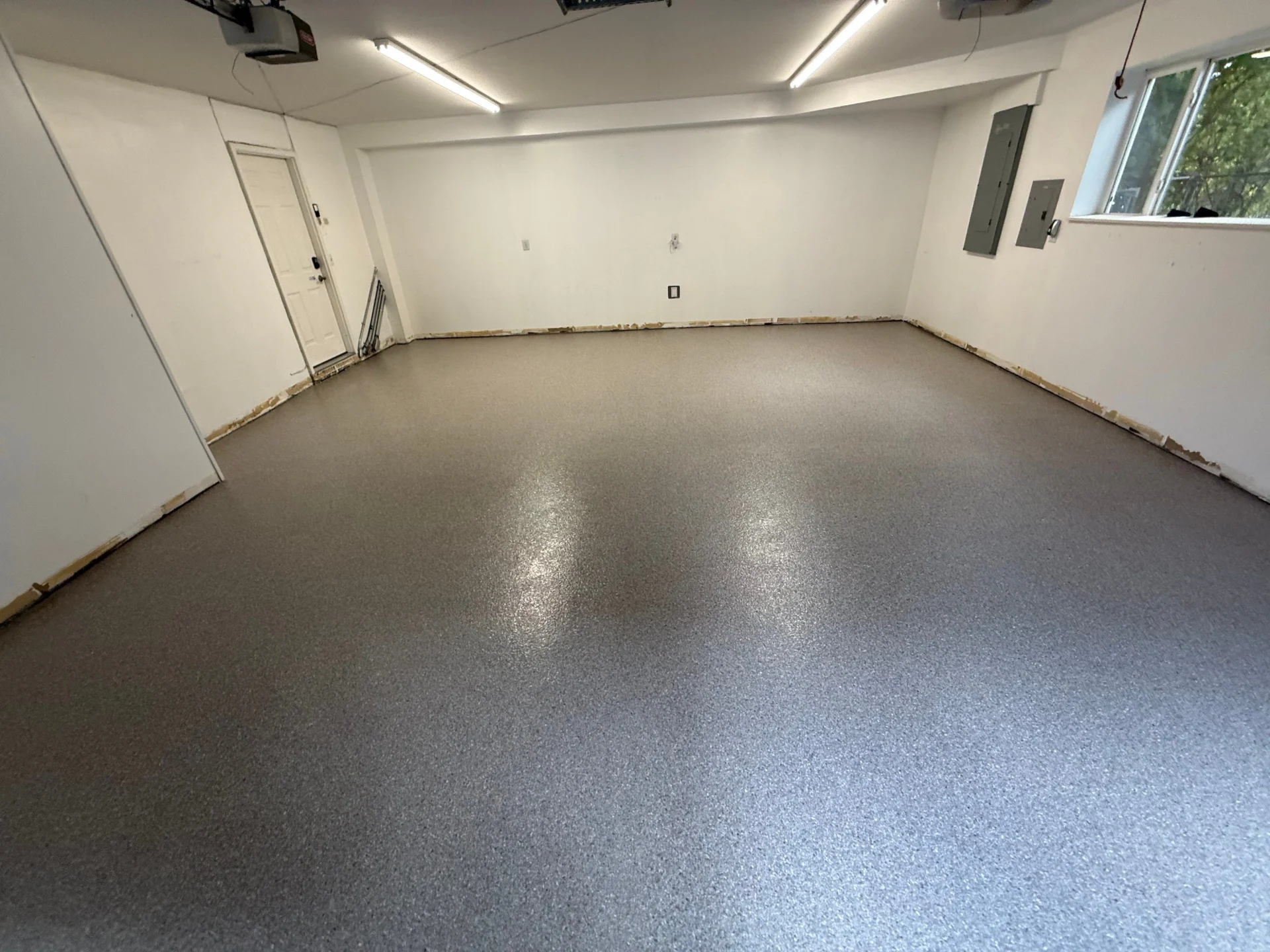 Garage Floor Coating, Englewood CO: Streambed Flakes, Done Fast! Garage Floor Coating, Englewood CO: Streambed Flakes, Done Fast!
