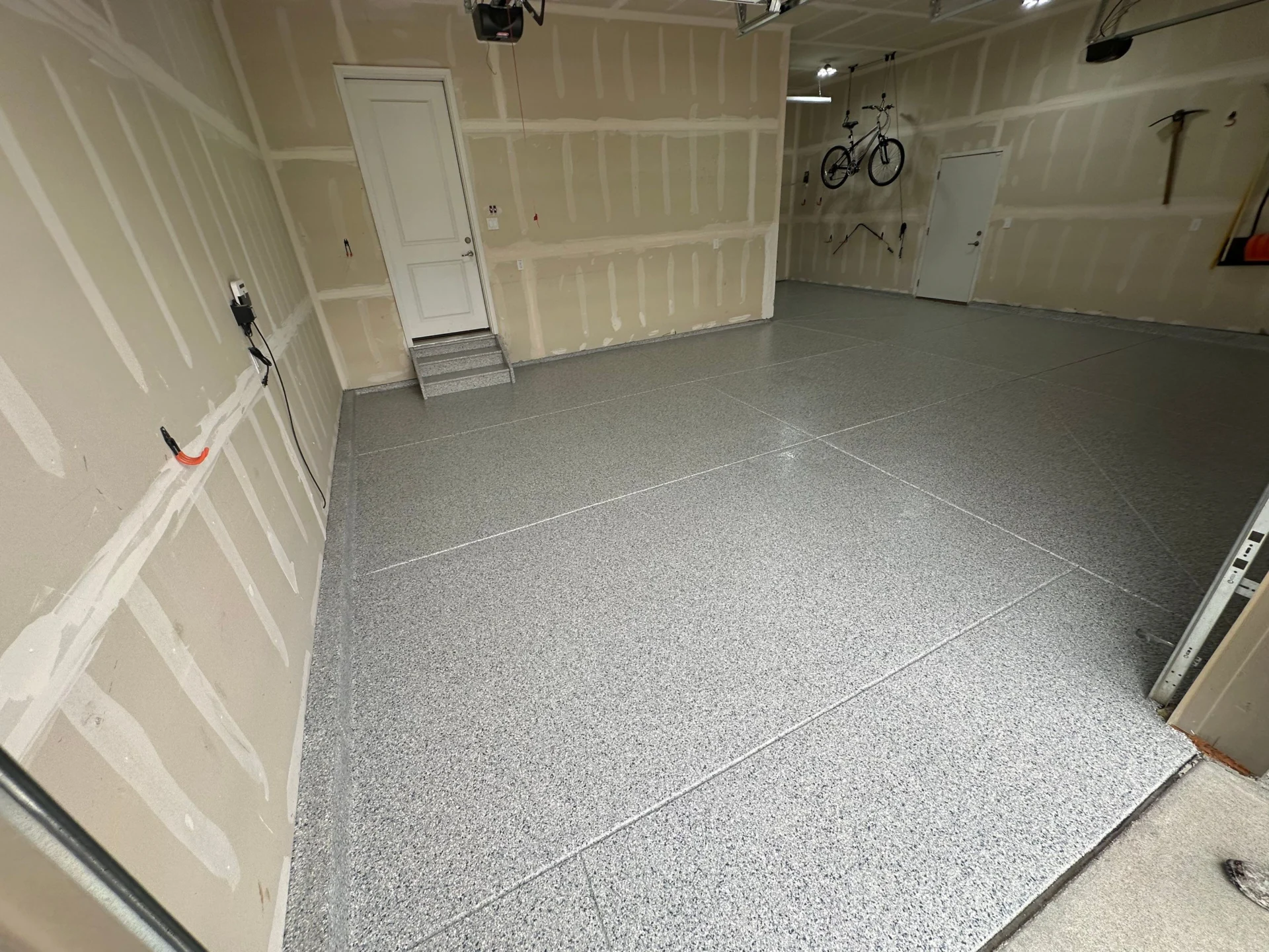 Thornton Garage Floor Coating: Quick & Reliable Polyaspartic