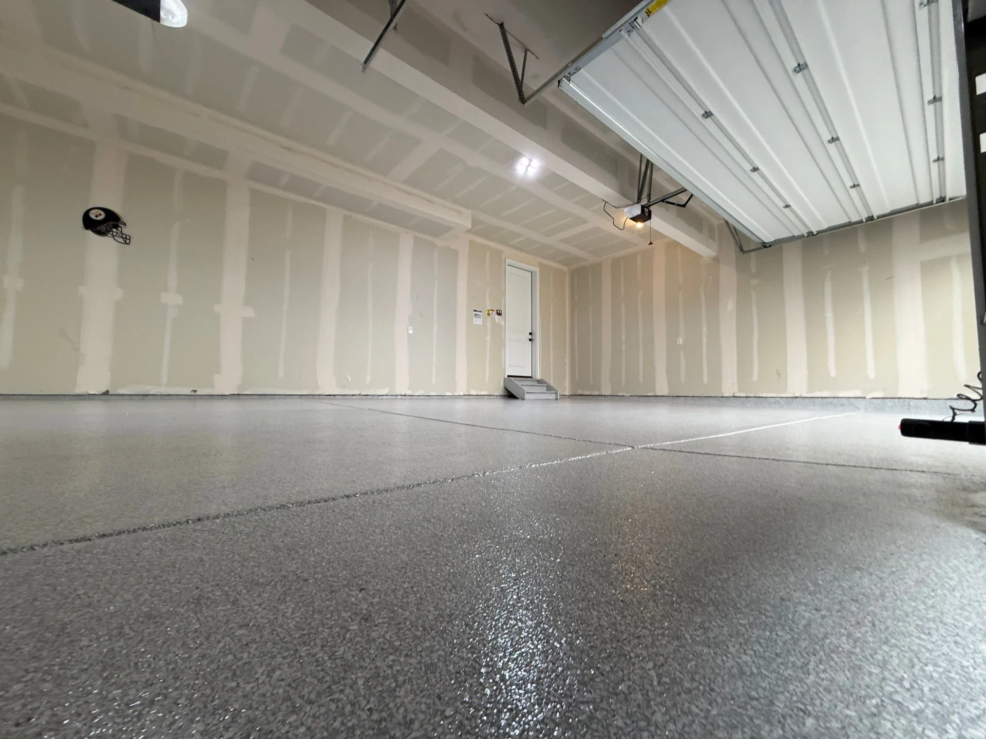 Parker 3-Car Garage: Polyaspartic, Ash Flake, Cove