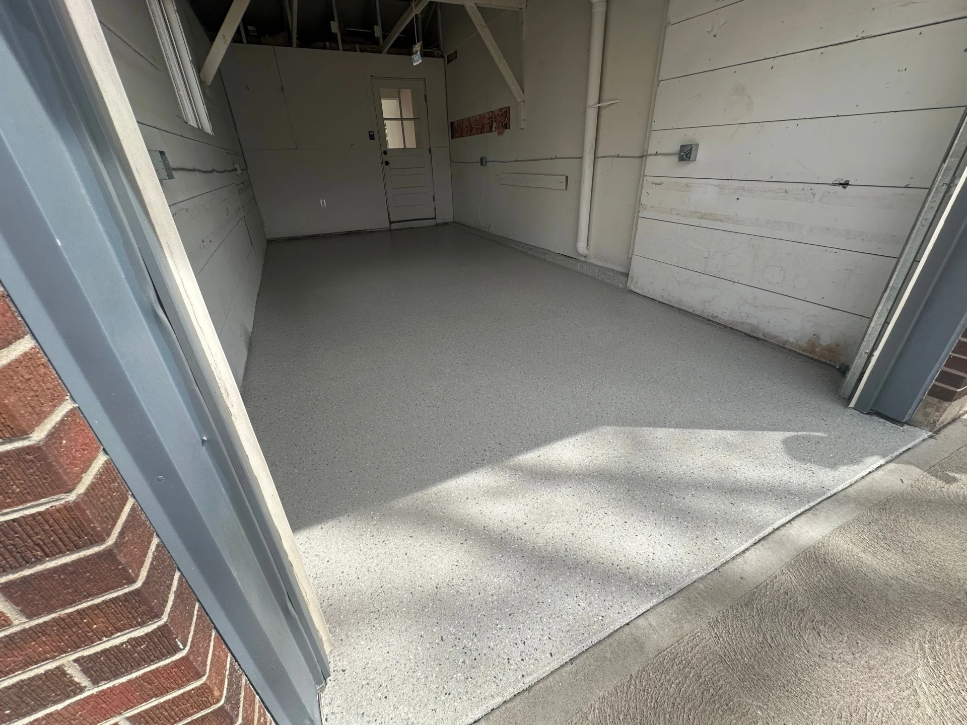 Denver 1-Day Garage Floor Transformation: Polyaspartic Coating