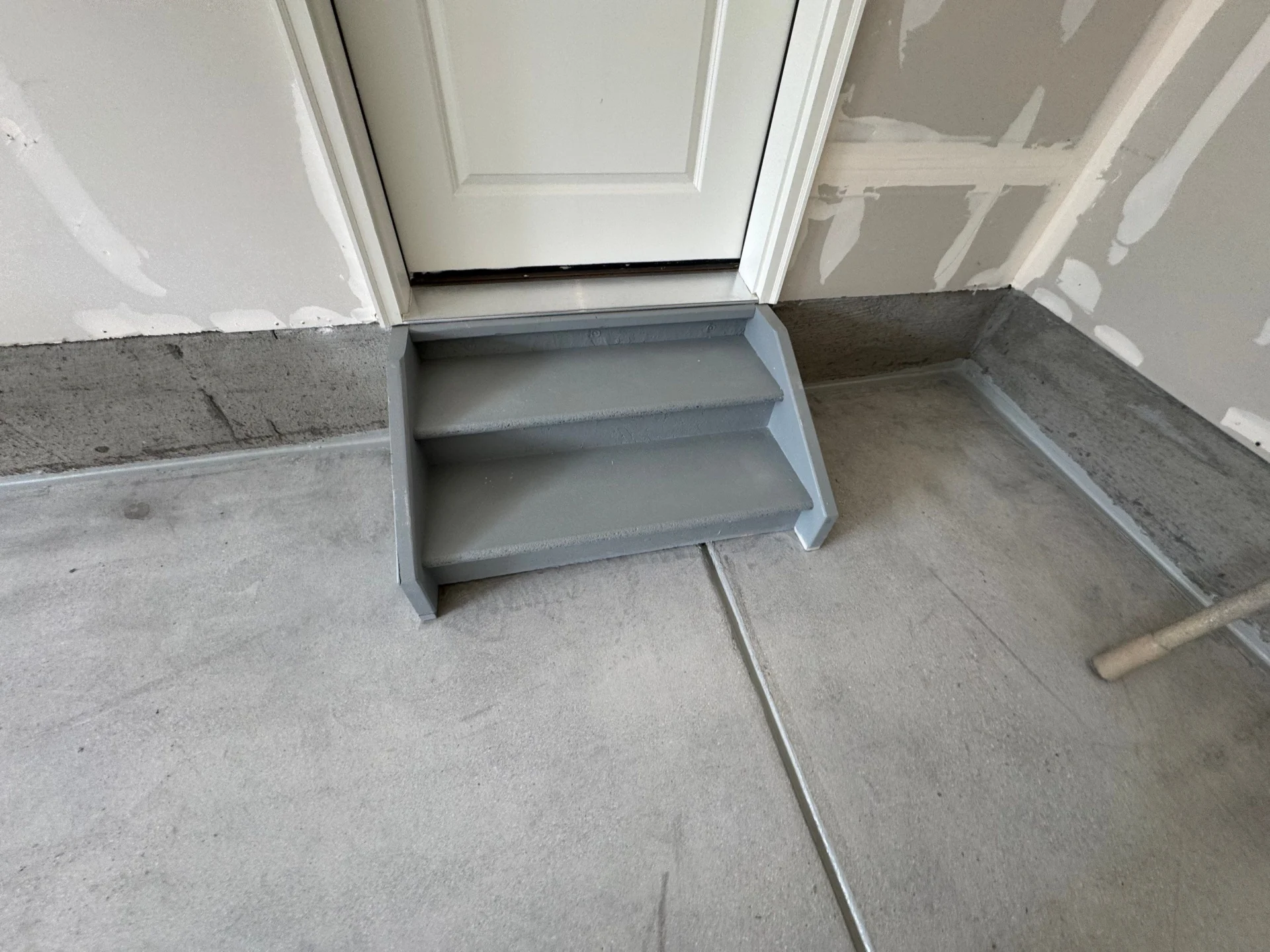 Colorado Springs Polyaspartic Garage Floor & Stairs