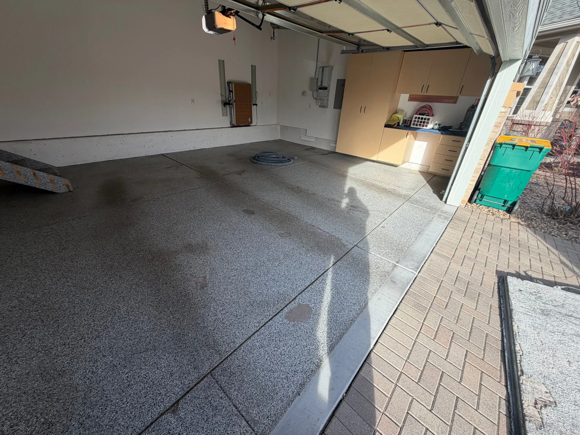 Lakewood Garage Floor: Polyaspartic Coating & More
