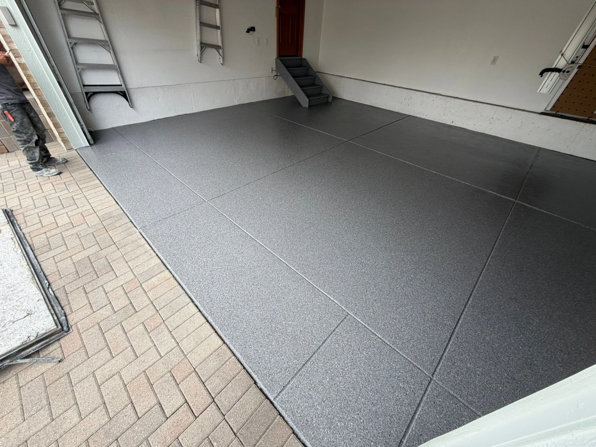 Lakewood Garage Floor: Polyaspartic Coating & More