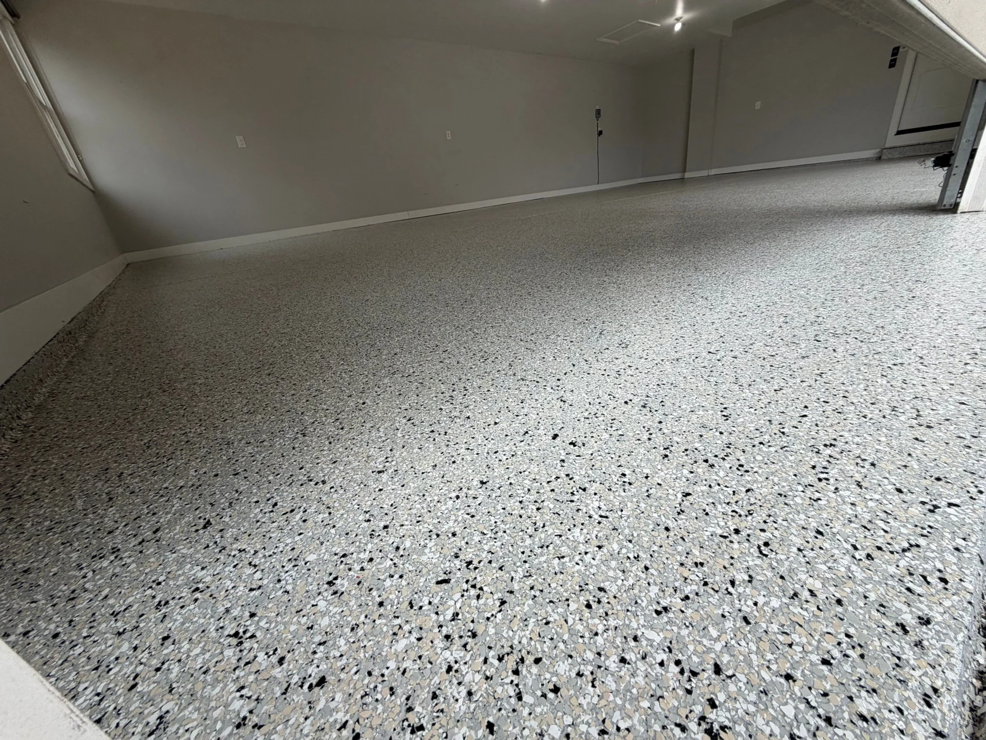 Broomfield Polyaspartic Garage: Cabin Fever Flake & Wood Step